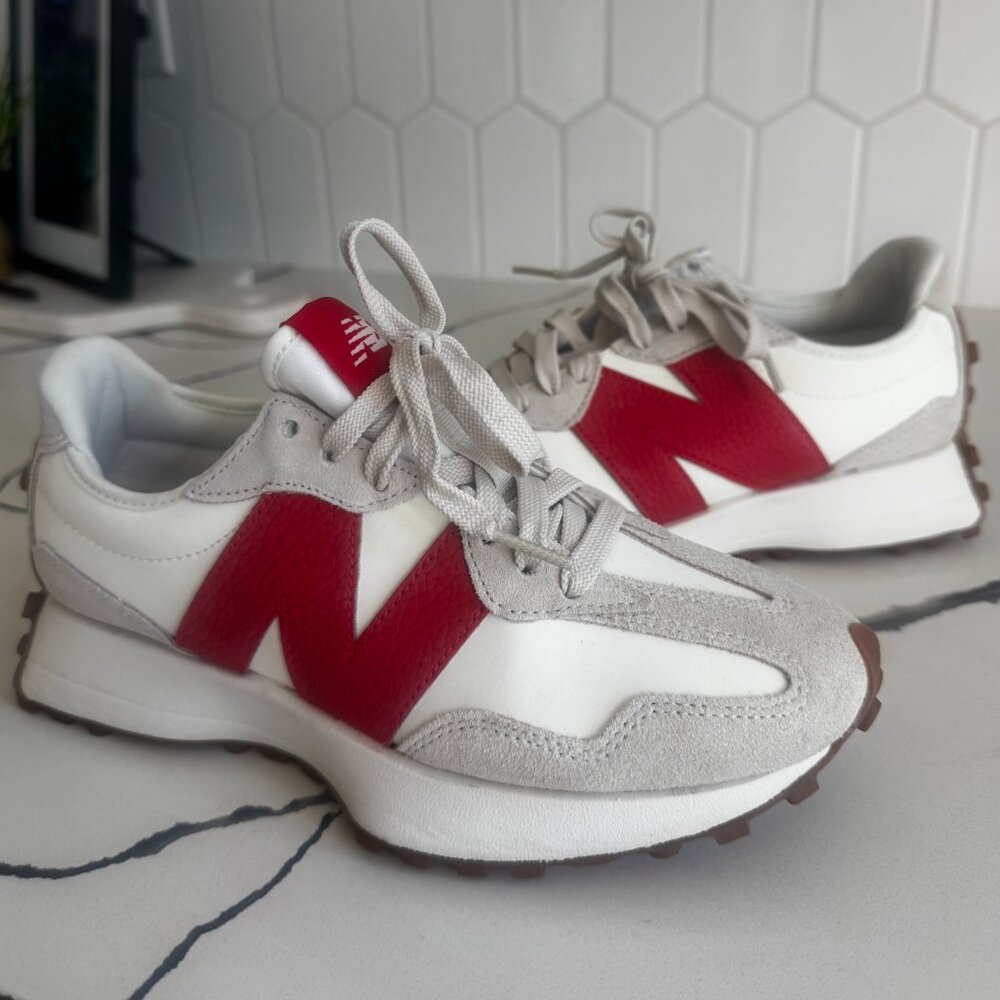 New Balance 327 Sneakers in Red (Moonbeam/Watermelon)